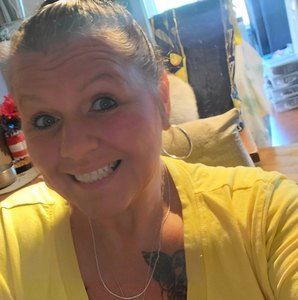 Meet your Posher, Lara